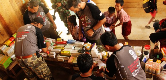 HUM-APOTEKER YANG SANGAR