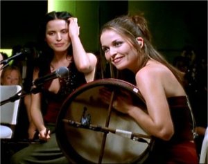 andrea-and-caroline-the-corrs-unplugged-the-corrs-443062_451_357